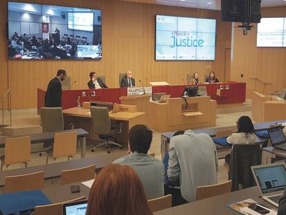 Imagen del Laboratorio de Ciberjusticia de Montreal durante una sesión.