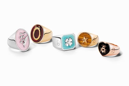 La colección de ‘Lucky Dior’ cuenta con unos cuantos anillos tipo sello.