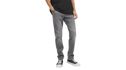 ¿Dónde comprar pantalones vaqueros de hombre en rebajas? Levi´s y Jack & Jones ofrecen grandes descuentos en sus mejores modelos.