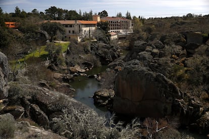 Baleneario Aguas de Retortillo, que toma el agua mineromedicinal del río Yeltes.