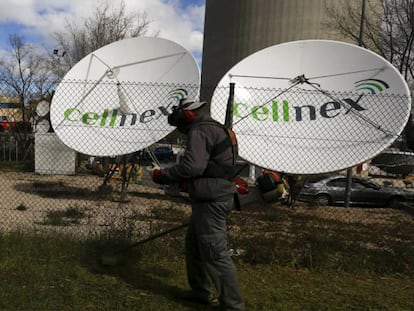 Cellnex supera en capitalización bursátil a Telefónica por momentos
