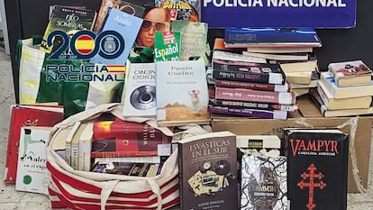 Detenida una mujer por robar libros de una biblioteca municipal de Cádiz y después venderlos en Wallapop