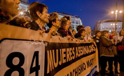 Manifestación en recuerdo a las mujeres víctimas de violencia de género
 