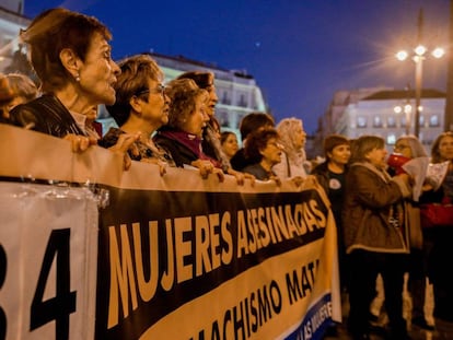 Manifestación en recuerdo a las mujeres víctimas de violencia de género
 