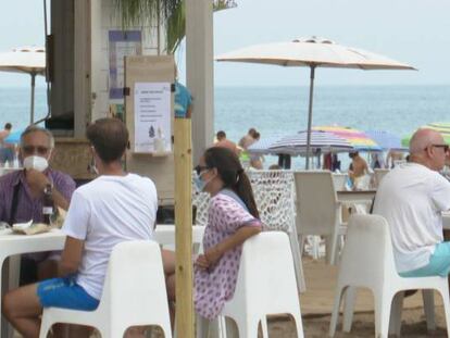 Chiringuitos en la playa de Gandia.