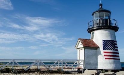 Faro en la isla de Nantucket, frente a la costa este de Estados Unidos.