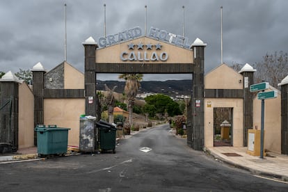 La entrada del Grand Hotel Callao, en la costa de Adeje, al sur de la isla de Tenerife