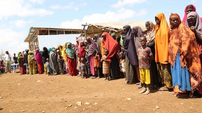 Campa&ntilde;a de vacunaci&oacute;n masiva en el campo de desplazados internos de Beerta Muuri, Baidoa, regi&oacute;n Bay.