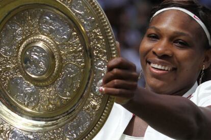 Serena Williams, con el trofeo de campeona.