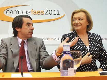La presidenta de Madrid, Esperanza Aguirre, y la próxima presidenta de Aragón, Luisa Fernanda Rudi, junto a José María Aznar.