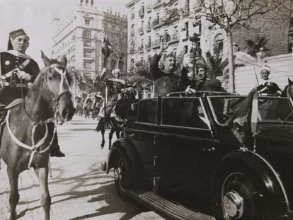 El dictador Francisco Franco, en el desfile de la Victoria en febrero de 1939 en Barcelona.