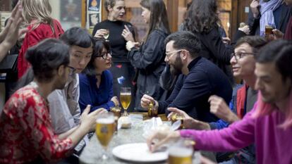 El bar como escenario de trabajo y escena artística.