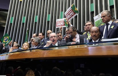 Cunha preside sessão do impeachment na Câmara.