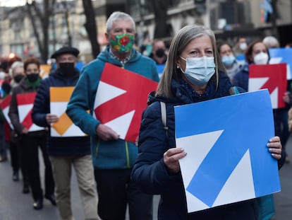 Participantes en la manifestación convocada por el colectivo Sare de apoyo a los presos de ETA celebrada el pasado 8 de enero en Bilbao.