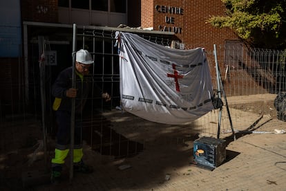 Obras de reparación en el centro de salud de Catarroja, este miércoles. 