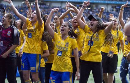 Las jugadoras de Tigres, al ganar su segunda Liga, en mayo de 2019.