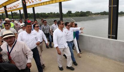 Correa en la inauguración del trasvase Daule-Vinces.