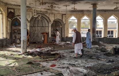 Interior de la mezquita en la que ha tenido lugar el atentado, este viernes.