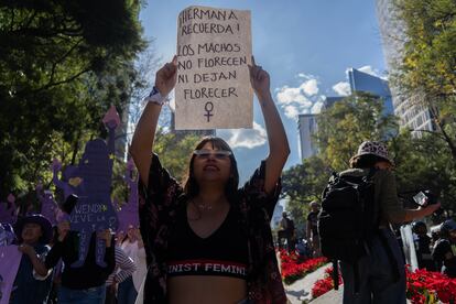 Mujeres marcharon para exigir justicia, partieron de varios puntos de la capital y se concentraron en el Zócalo de la Ciudad de México.