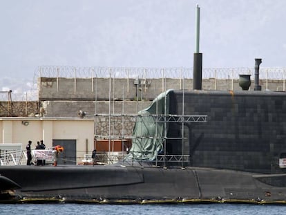 El submarino nuclear HMS Ambush, durante su escala en Gibraltar en 2016 tras chocar con un buque.