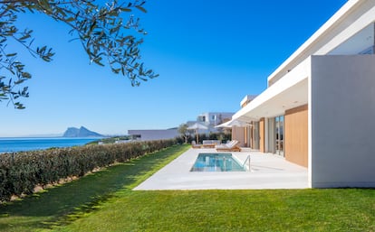 Piscina privada de una de las villas.