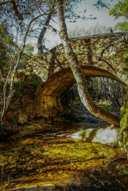 Un puente en el parque natural de Las Batuecas-Sierra de Francia (Salamanca).