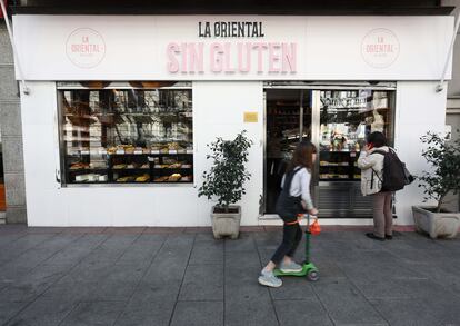 La Oriental, local especializado en magdalenas caseras sin gluten ubicado en la calle de Ferraz, en Madrid.