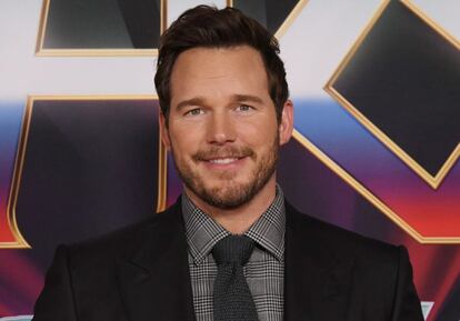 Before he became a Hollywood star, a class friend encouraged Chris Pratt to live with him on a beach in Maui, Hawaii. The ‘Jurassic Park’ star accepted the offer. He got a job at Bubba Gump Shrimp Company, but slept on the beach. He spent a full year living outdoors. "We were just a bunch of kids camping on the beach for a year," Pratt explained on the SmartLess podcast. Eventually, he was offered a movie role and flew to Los Angeles. Today he lives with his second wife, Katherine Schwarzenegger, in a luxurious mansion, as seen in the second season of the Netflix show 'The Home Edit.'