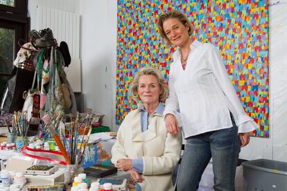 Delphine Böel, nueva princesa de Bélgica, con su madre Sybille de Selys Longchamps en una imagen de 2012.  