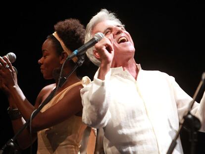 Kiko Veneno junto a la cantante y teclista Anabel Pérez.