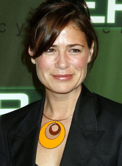 La actriz Maura Tierney, que dio vida a la doctora Abby Lockhart en la serie Urgencias, padece cáncer de mama y se someterá a una operación de cirugía, según informa Reuters. Los médicos aseguran que su dolencia es "muy tratable". Este diagnóstico ha forzado a la cadena NBC a retrasar la producción de una nueva serie familiar titulada Parenhood, que está prevista se estrene en otoño.