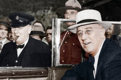 Franklin Delano Roosevelt, 32º presidente de los EE UU, con un sombrero Panamá, junto al exprimer ministro británico Winston Churchill en 1944.