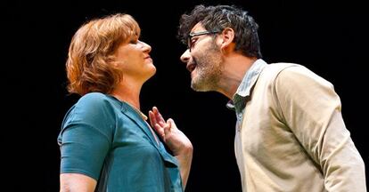 Ana Wagener y Roberto Enríquez, en la obra 'Málaga'.