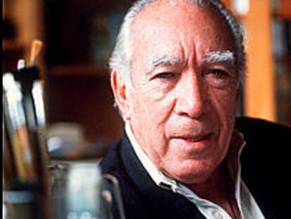 <font size="2"><b>Anthony Quinn fallece en Boston a los 86 años. </b></font> (Foto: AP)<br><a href="http://www.elpais.es/fotografia/especiales/quinn/1.html">- Especial fotográfico</a>