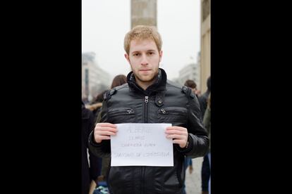 Alberte es de Santiago de Compostela y tiene 22 años. Es estudiante de Ingeniería Química en Santiago; en este momento cursa estudios la Tecknische de Berlín.