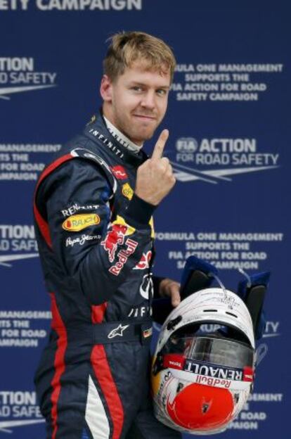 Vettel celebra su primera posición en Suzuka.