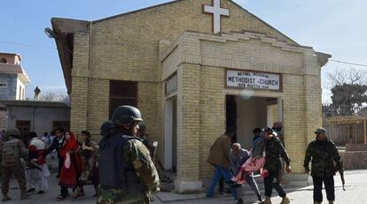 La iglesia, justo después del atentado.