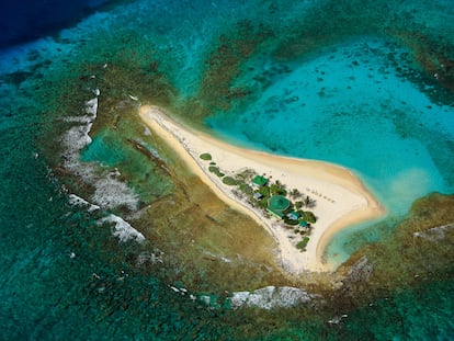 Vista aérea de Sandy Island, una isla en Anguilla, un territorio británico de ultramar.