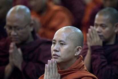 El monje budista más ultra de Myanmar, Ashin Wirathu, que ha tenido prohibido predicar durante el último año por el odio islamófobo que destilaban sus sermones, en una fotografía de 2013.