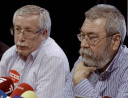 Los secretarios generales de CCOO y UGT, Ignacio Fernández Toxo (i) y Cándido Méndez (d). EFE/Archivo