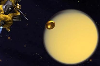 <i>Huygens</i> carece de medios de propulsión propios, por lo que el acercamiento se realiza en caída libre. <i>Cassini</i> colocó la sonda apuntando a Titán con precisión.