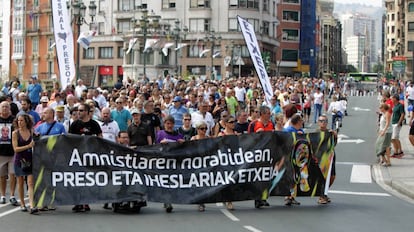 Unas mil personas en la manifestación por la amnistía de los presos, este viernes.