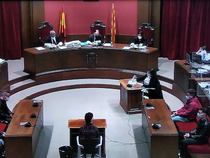 Segunda sesión del juicio a 'la manada de Sabadell' por una violación múltiple en 2019.