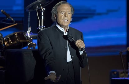 Julio Iglesias durante un concierto en Mónaco en julio de 2016.