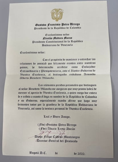 Credenciales que envía Gustavo Petro a Nicolás Maduro para la toma de posesión como embajador en Caracas de Armando Benedetti.