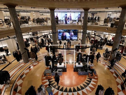 Interior de la macrobotiga de Zara a Barcelona.