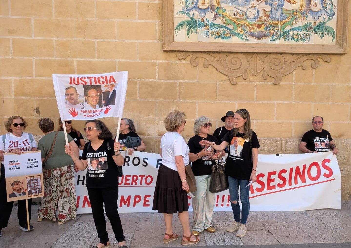 Víctimas de la dana ven una “vergüenza” el cierre de la investigación en Les Corts