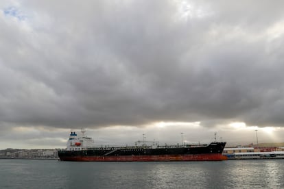 El petrolero 'Alithini II' atracado el martes 29 de noviembre en el puerto de Las Palmas de Gran Canaria. 