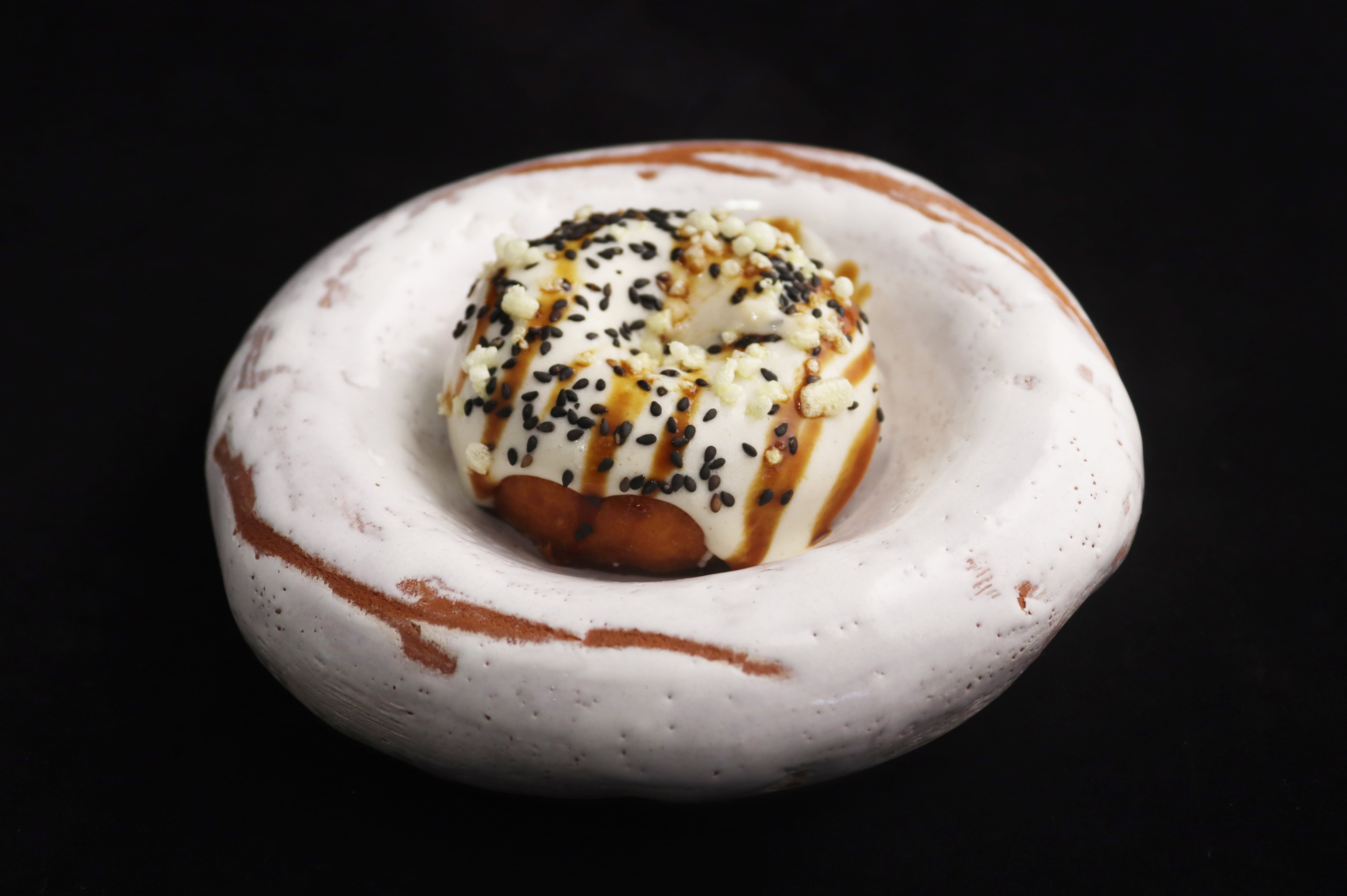  El donut de Diego Fraile que mezcla la carne vacuna con parmentier trufada para Di-Ferente. 