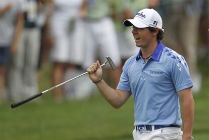 Rory McIlroy, tras un golpe con el 'putt'.